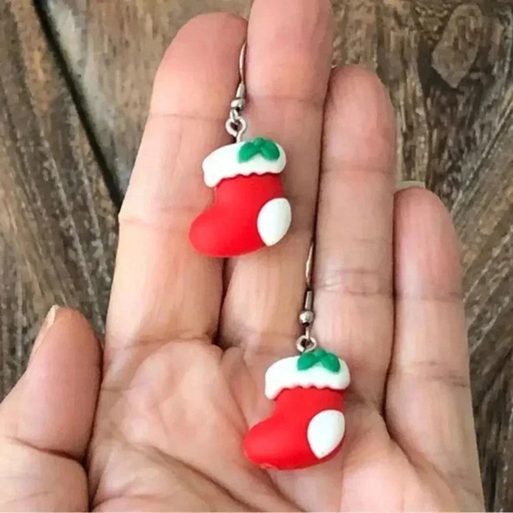 Christmas Stockings w/ Holly Handmade Clay Polymer Drop Earrings NWT - Picture 1 of 3